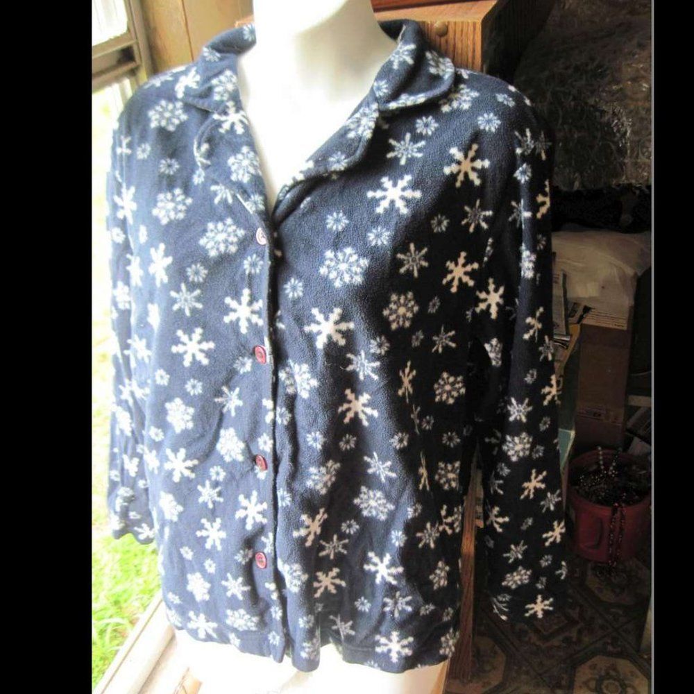 Medium GAP Navy Blue Snowflake Long Sleeve Collared Button Polyester Pajama Top